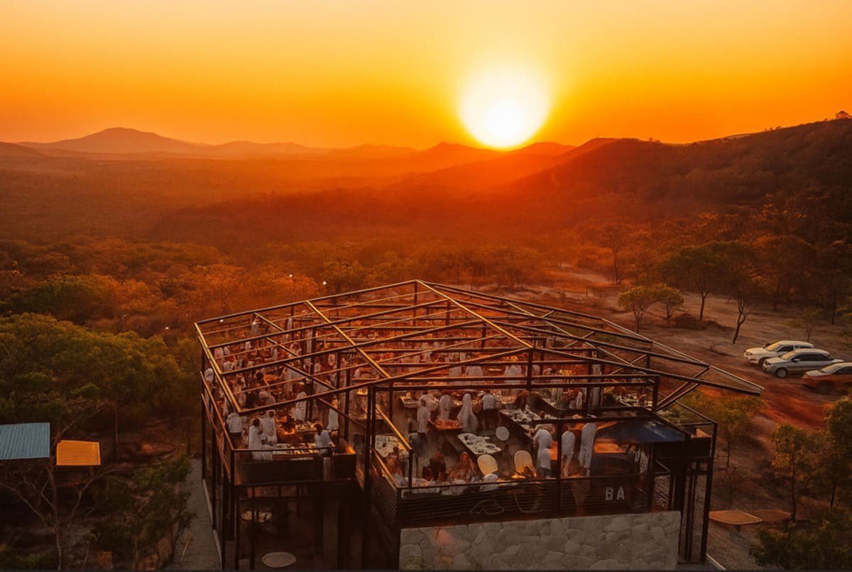 Pôr do sol na Reserva Andorinhas em Pirenópolis